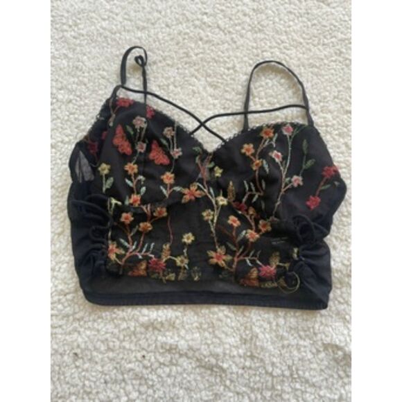 Size 8/10 (medium) Black Embroidered Top - Picture 1 of 2